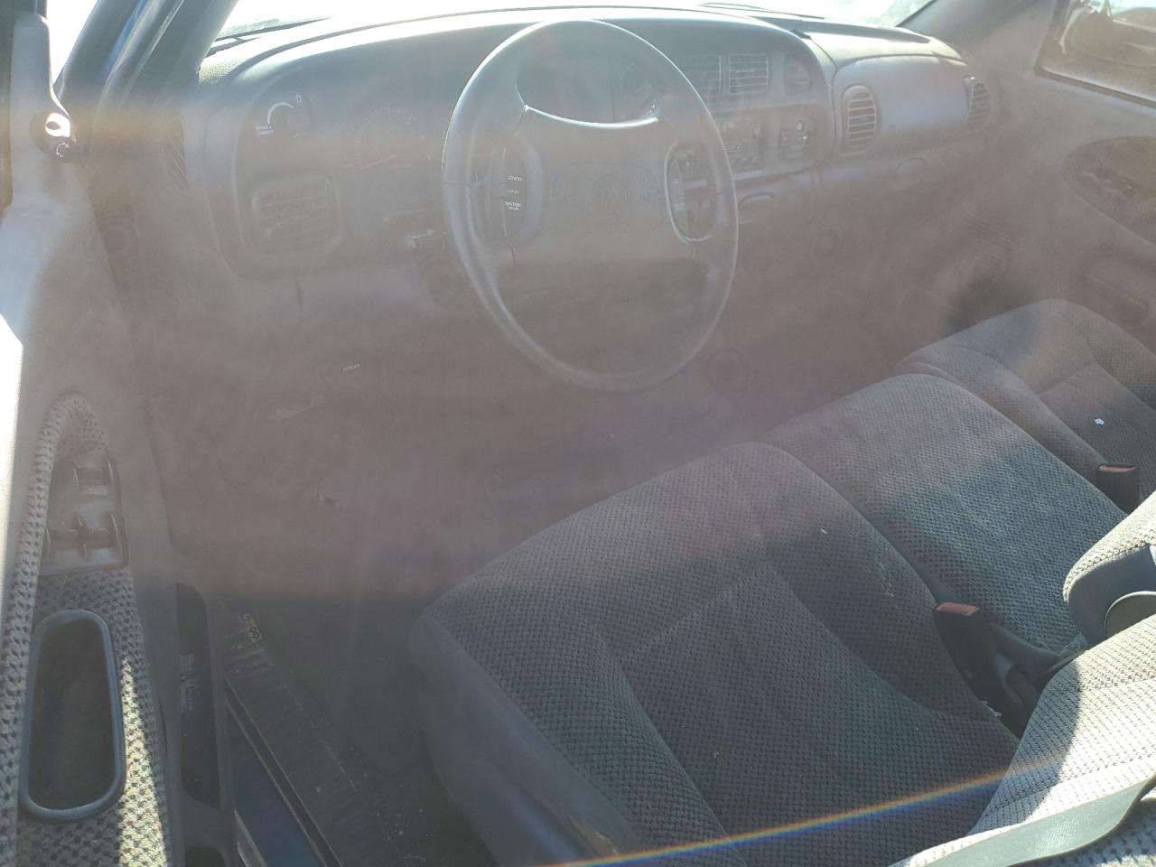 1998 Dodge Ram 2500 VIN: 1B7KC23W3WJ217802 Lot: 89909365