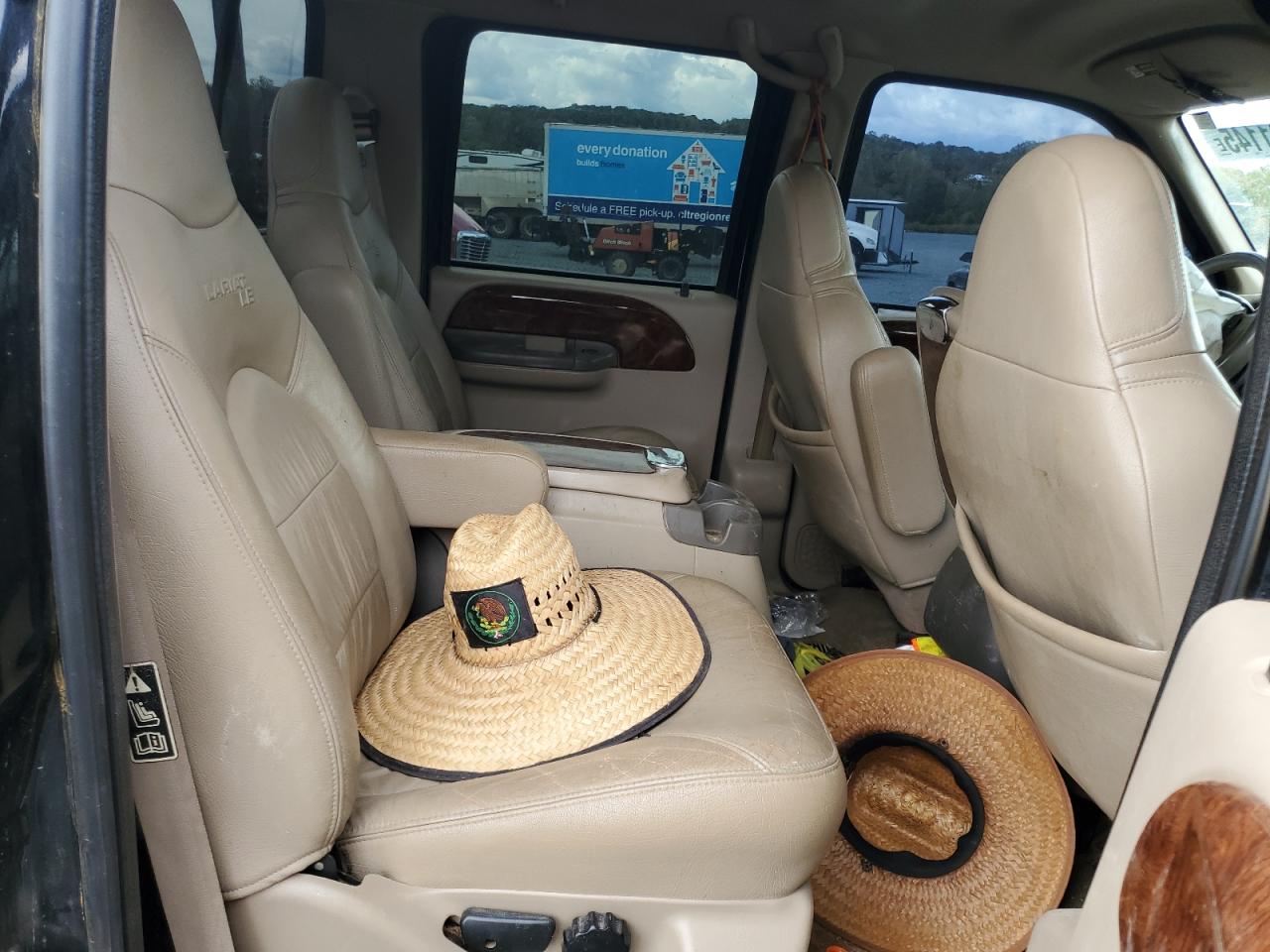 2000 Ford F350 Super Duty VIN: 1FTWW32F9YEA04574 Lot: 82201145