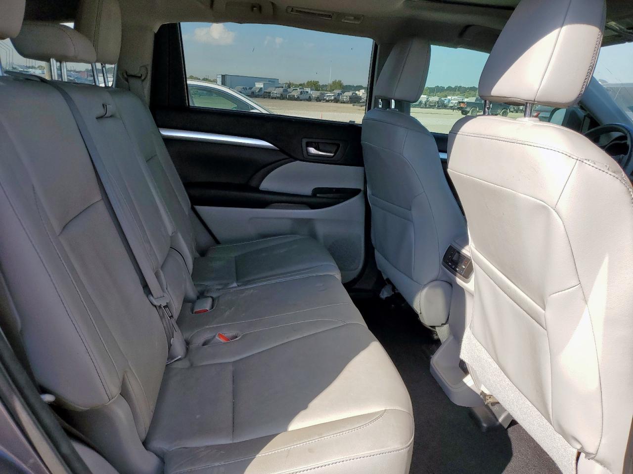 2016 Toyota Highlander Xle VIN: 5TDKKRFH8GS145119 Lot: 86299375