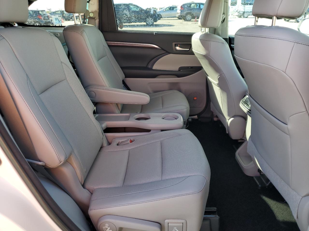 2015 Toyota Highlander Limited VIN: 5TDYKRFH6FS083535 Lot: 84465525