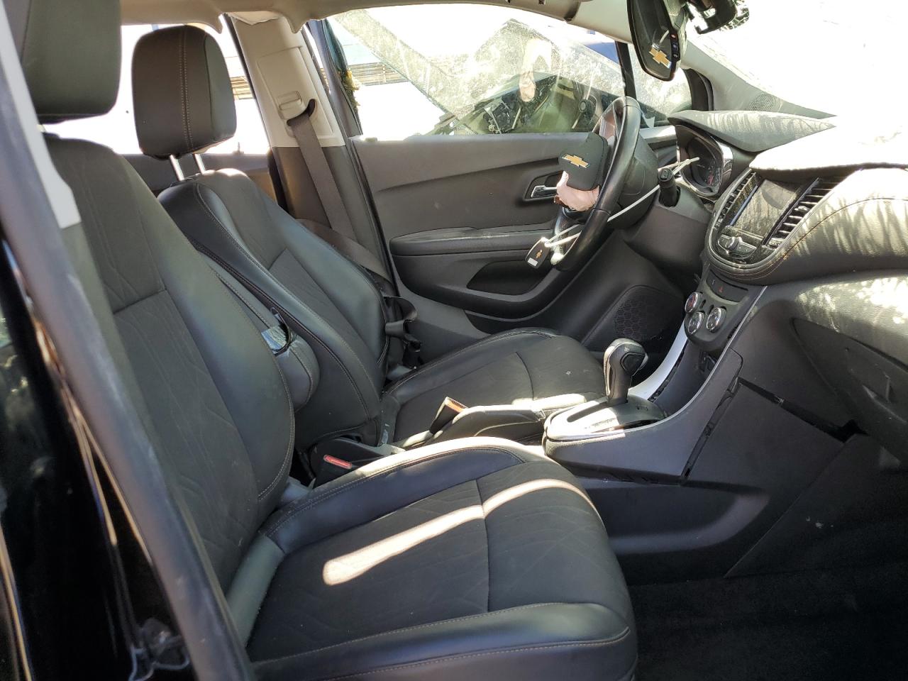 2022 Chevrolet Trax 1Lt VIN: KL7CJLSM2NB558422 Lot: 82433195