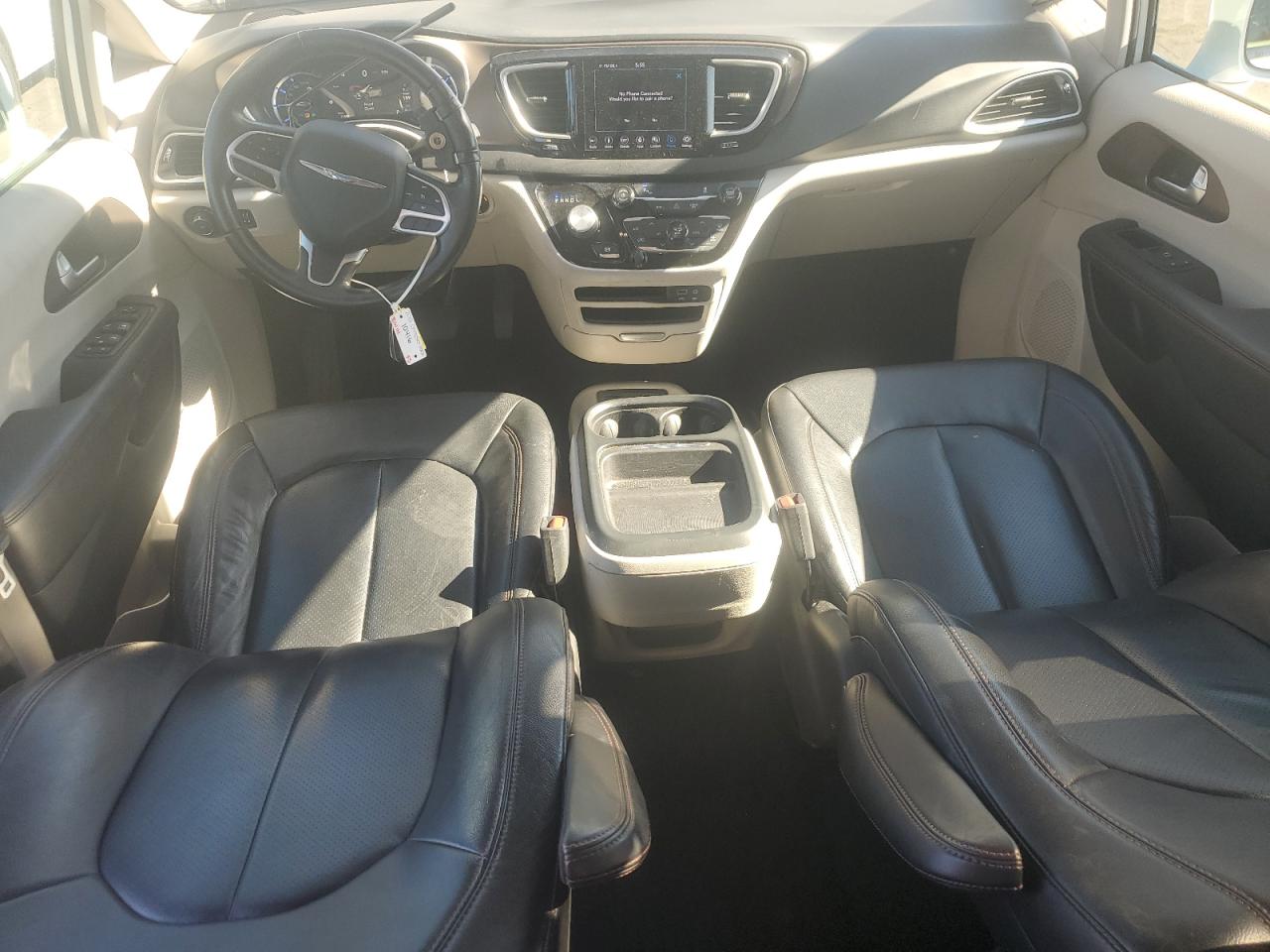 2018 Chrysler Pacifica Hybrid Touring L VIN: 2C4RC1L7XJR194847 Lot: 90311885