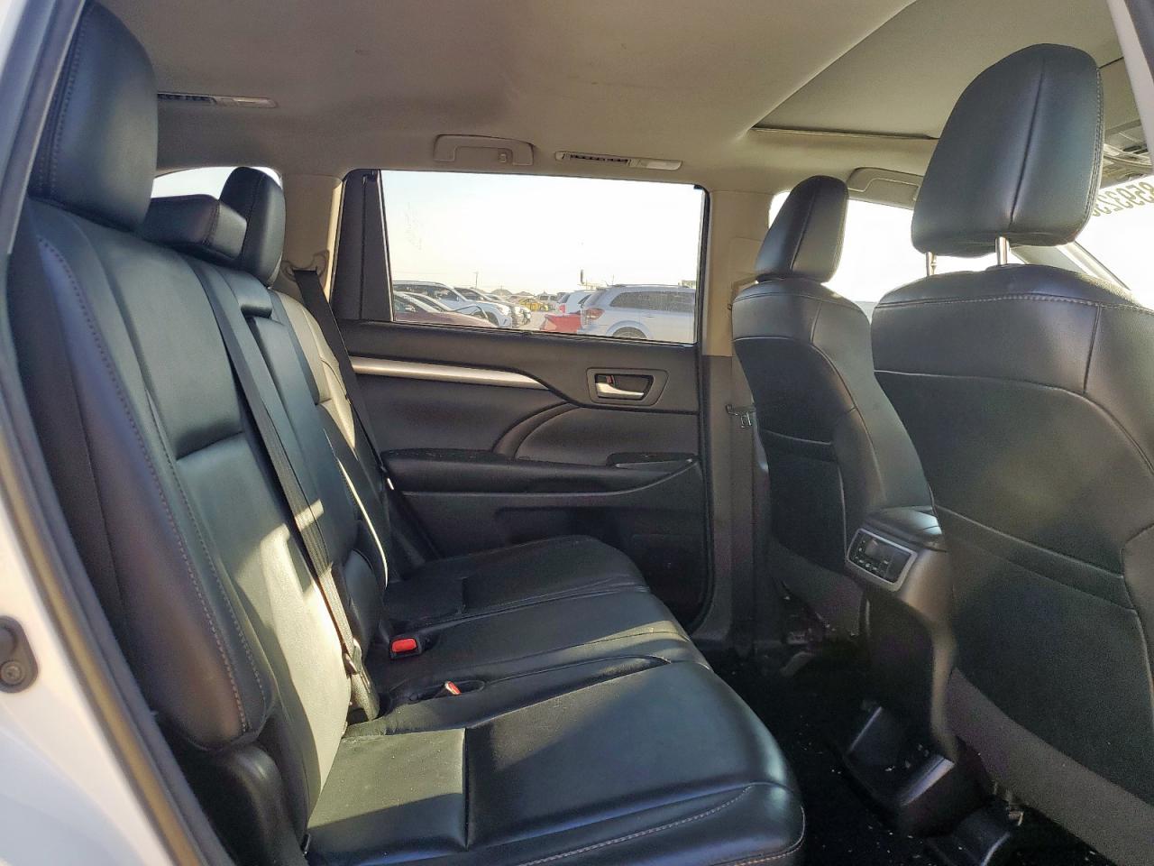 2018 Toyota Highlander Se VIN: 5TDJZRFH2JS892312 Lot: 85932365