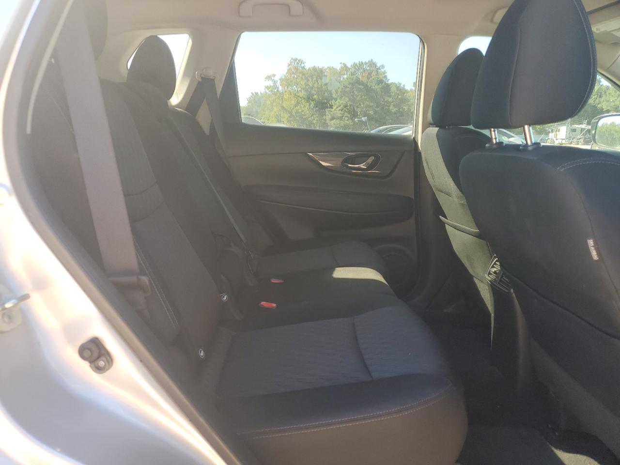 2017 Nissan Rogue S VIN: KNMAT2MT6HP596407 Lot: 84372055