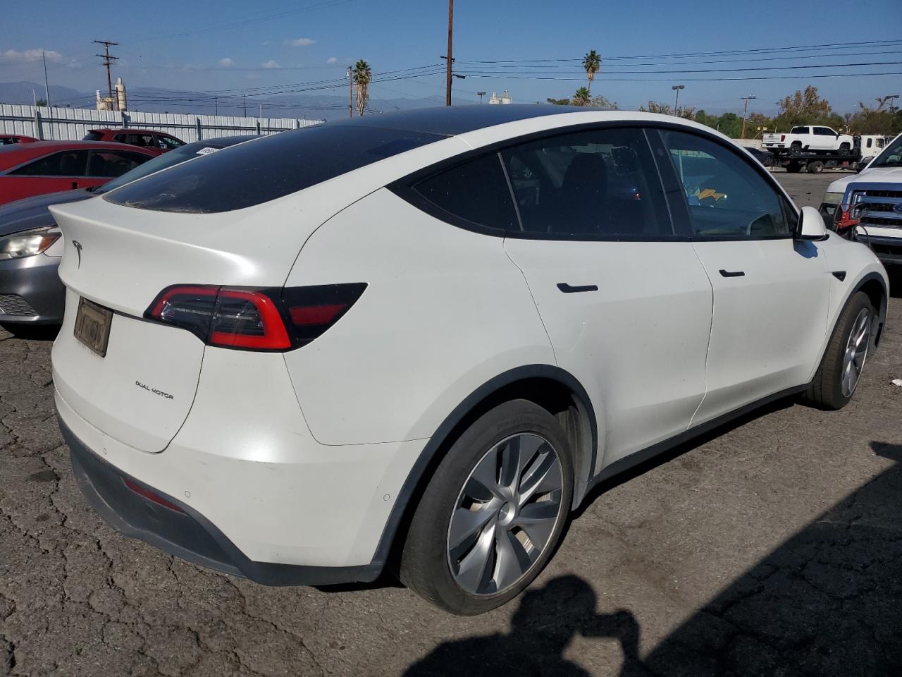 Images of 2021 TESLA MODEL Y 5YJYGDEE2MF070083 | vin: 5YJYGDEE2MF070083 | 89519135