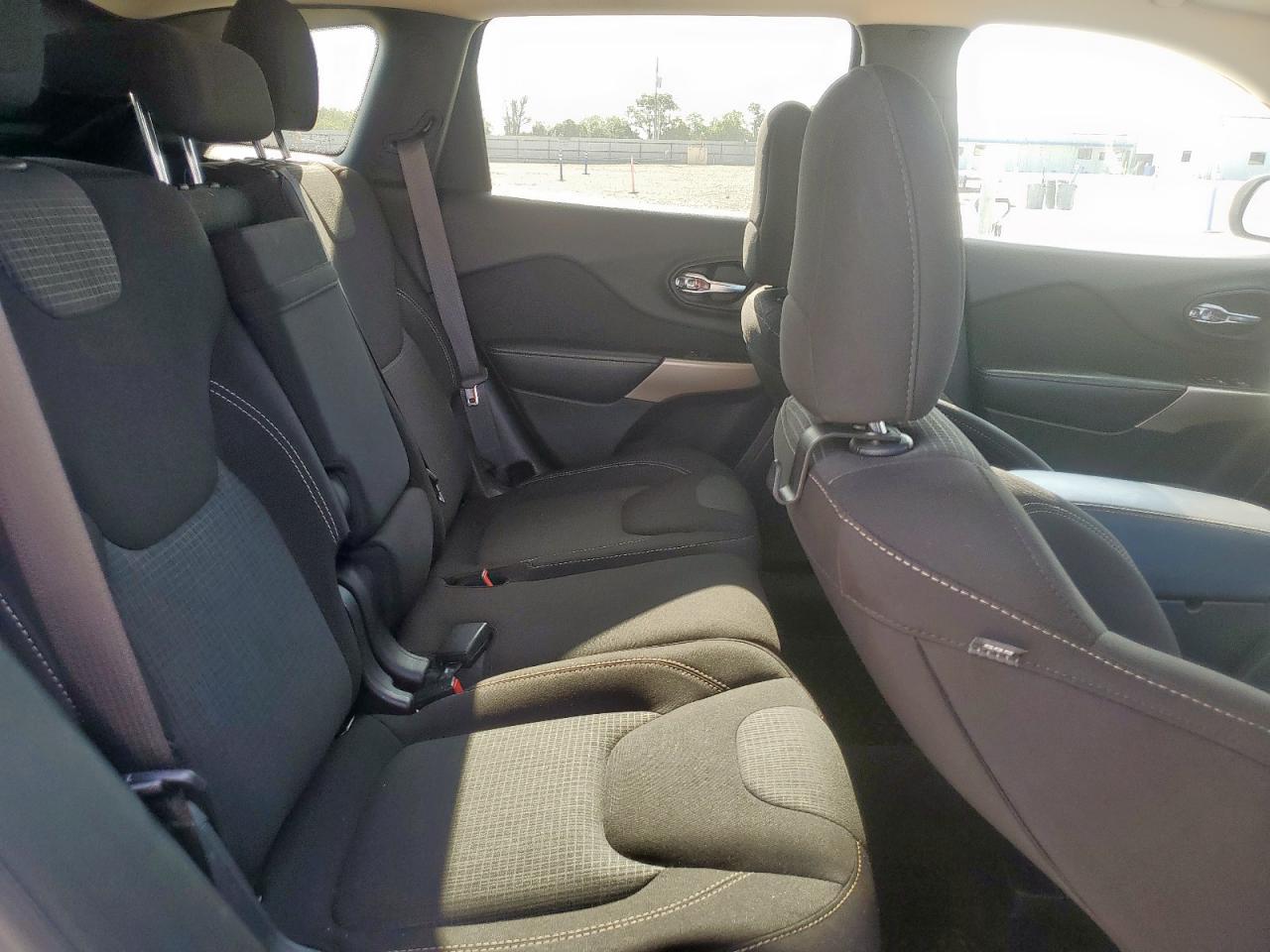 2017 Jeep Cherokee Latitude VIN: 1C4PJMCB0HW628567 Lot: 85402955