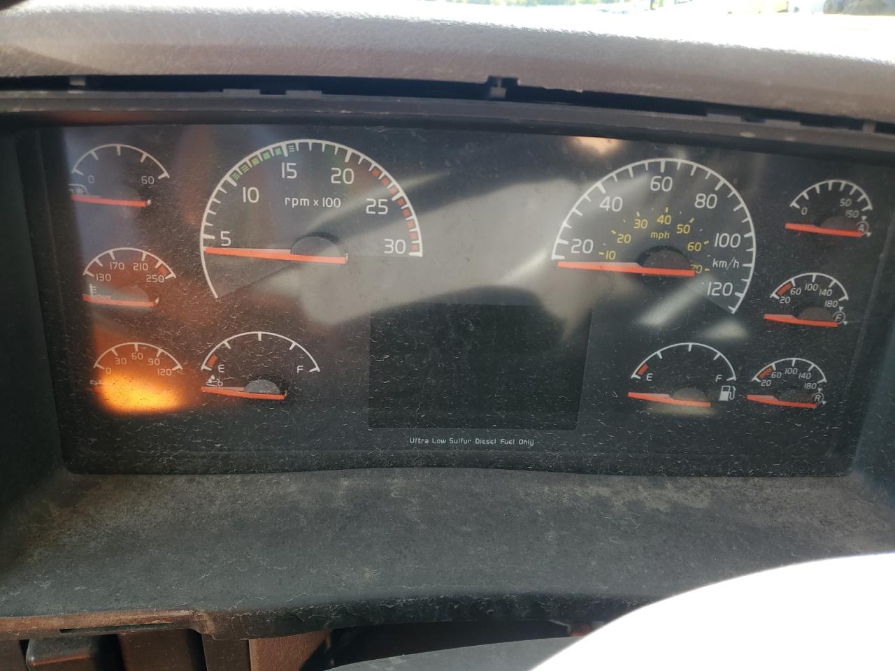 2017 Volvo Vn Vnl - Semi Truck VIN: 4V4NC9EH6HN983902 Lot: 83819885