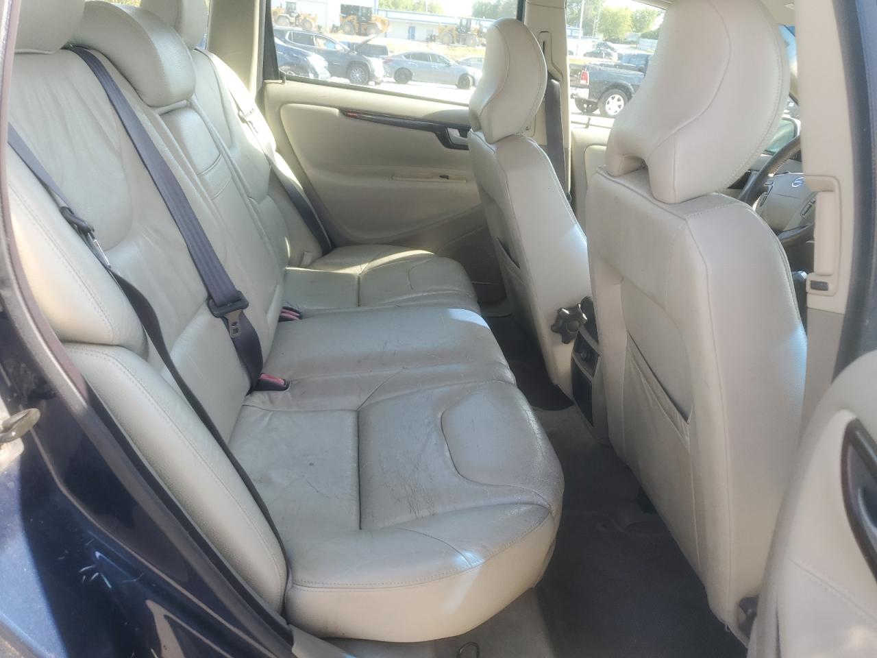 2004 Volvo V70 VIN: YV1SW64A742381802 Lot: 85273405