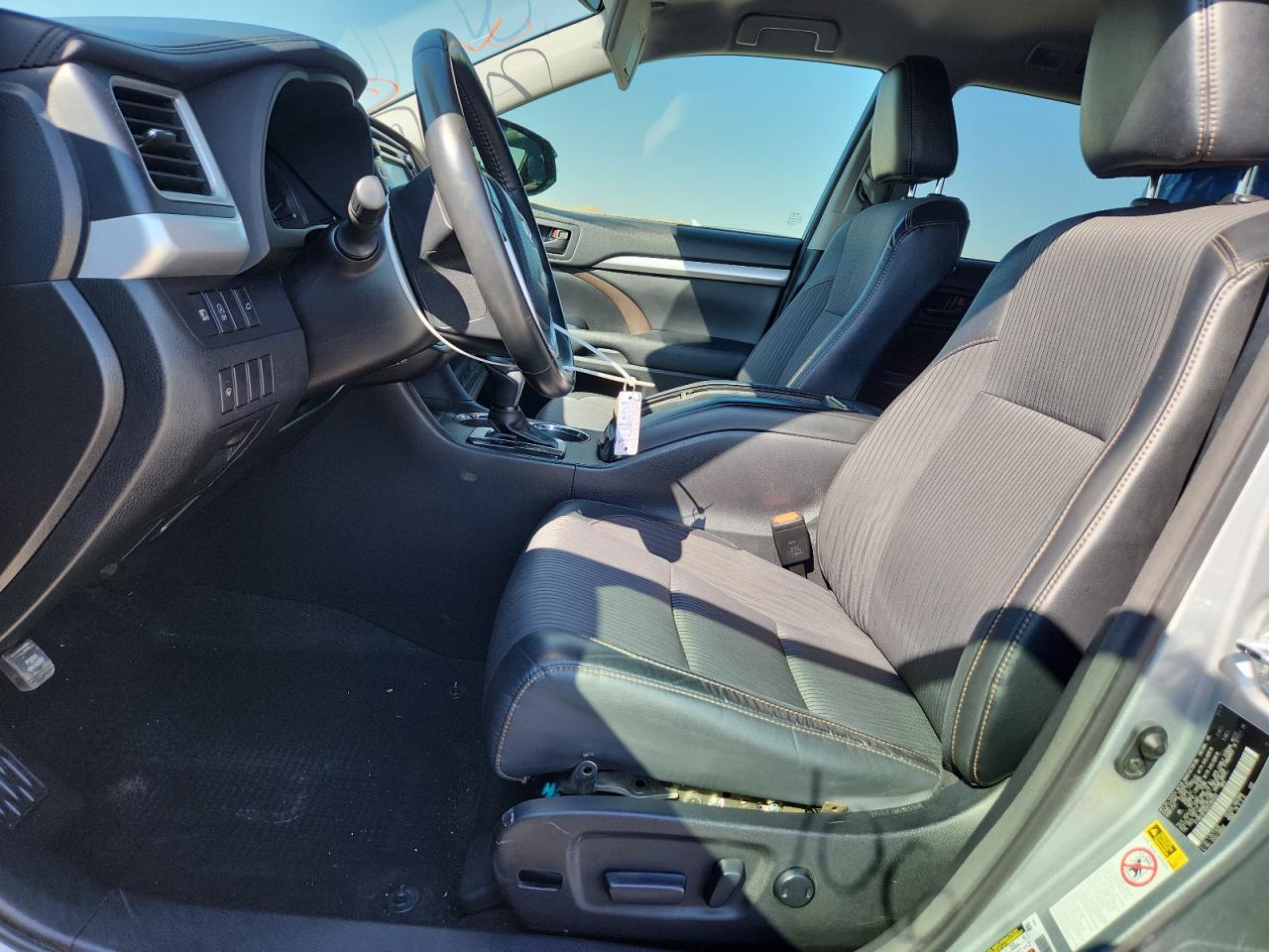 2017 Toyota Highlander Le VIN: 5TDBZRFH0HS384502 Lot: 84777255