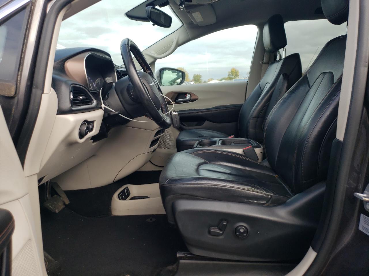 2017 Chrysler Pacifica Touring L VIN: 2C4RC1BG2HR621384 Lot: 90445815