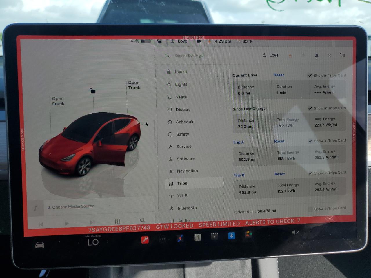 2023 Tesla Model Y VIN: 7SAYGDEE8PF837748 Lot: 84366475