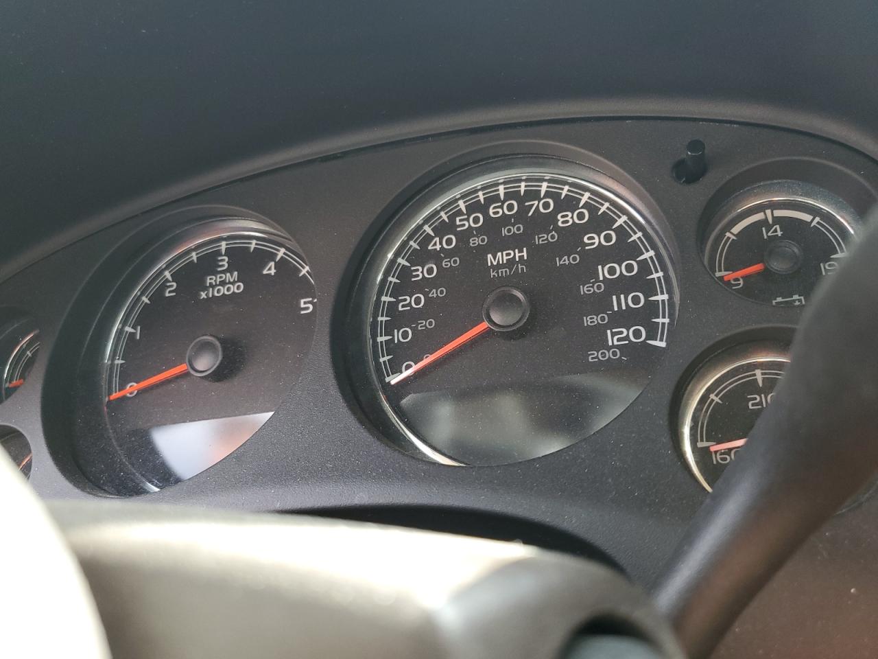 2011 GMC Yukon Denali VIN: 1GKS1EEF1BR383417 Lot: 82359335