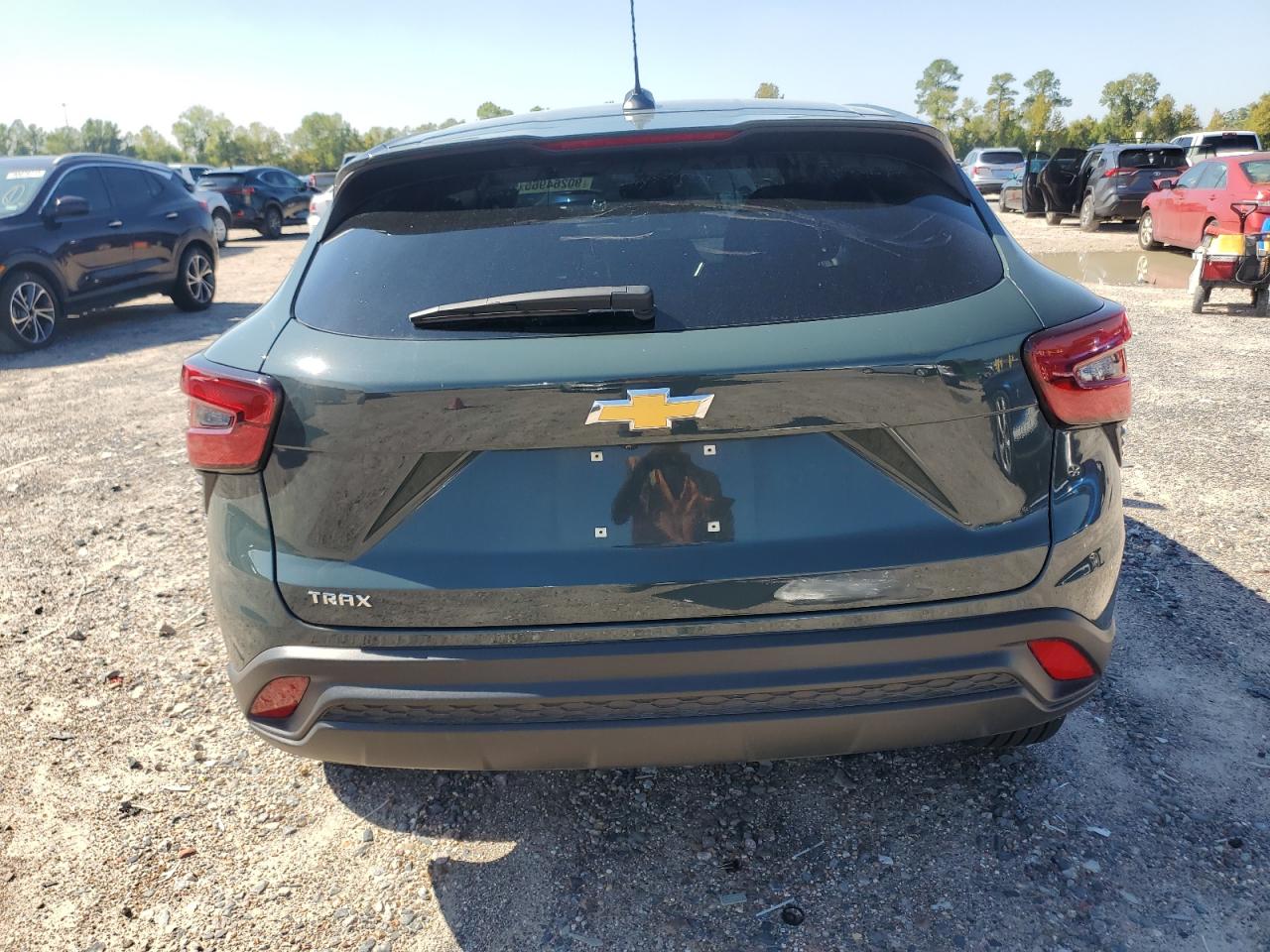 2025 Chevrolet Trax Ls VIN: KL77LFEP5SC121703 Lot: 90264965