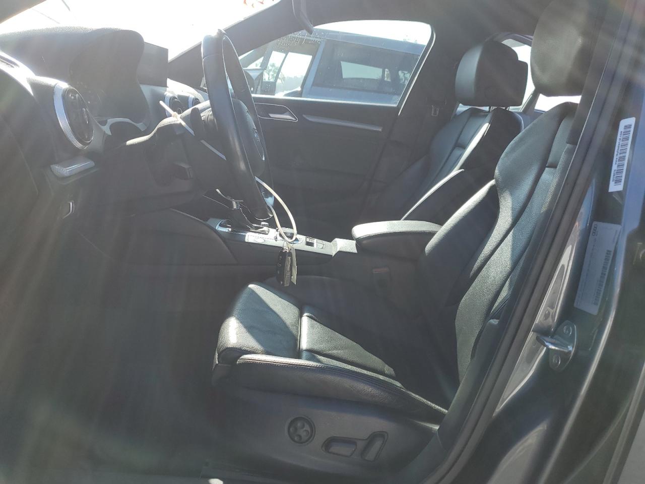 Фото: WAUTPBFF4GA038087