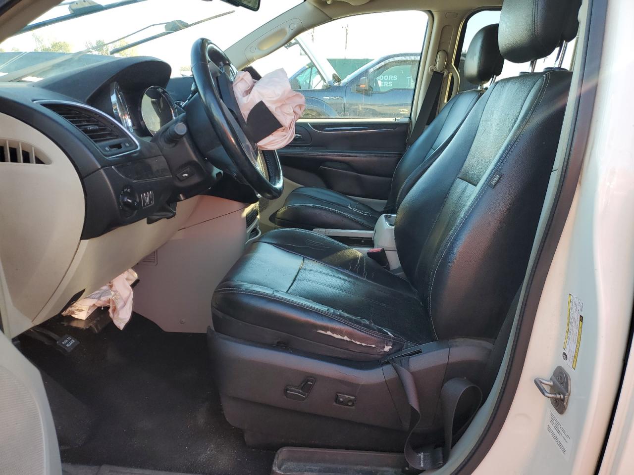 2011 Chrysler Town & Country Touring L VIN: 2A4RR8DG3BR745718 Lot: 86068615