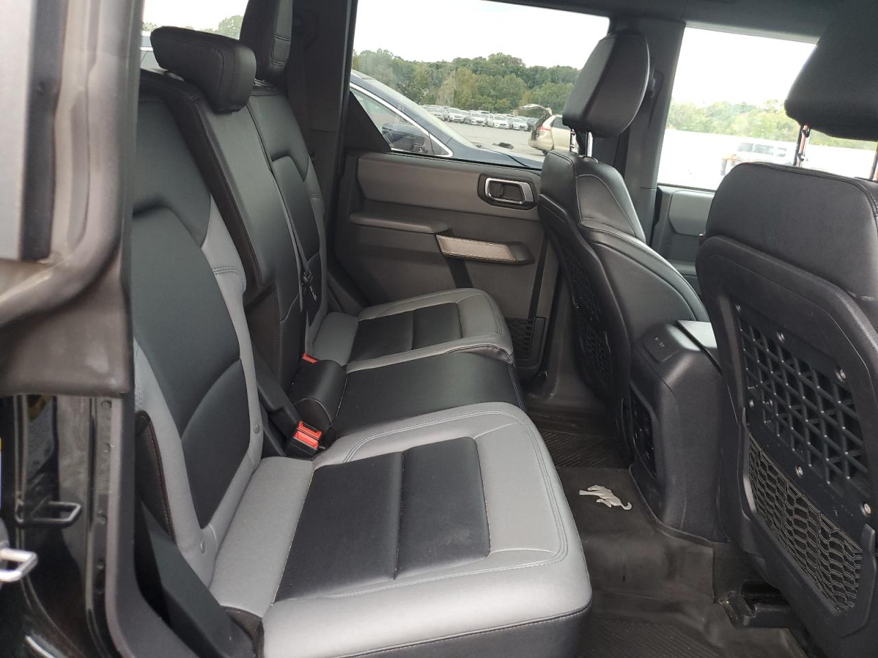 2022 Ford Bronco Base VIN: 1FMEE5DP5NLB04383 Lot: 85349895