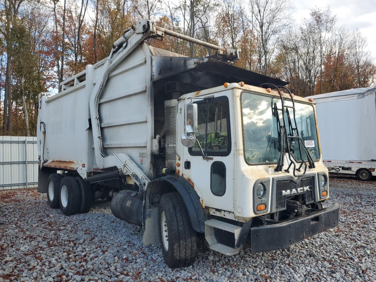 2009 Mack Mru613 Refuse Truck VIN: 1M2AV04C79M002873 Lot: 85909255