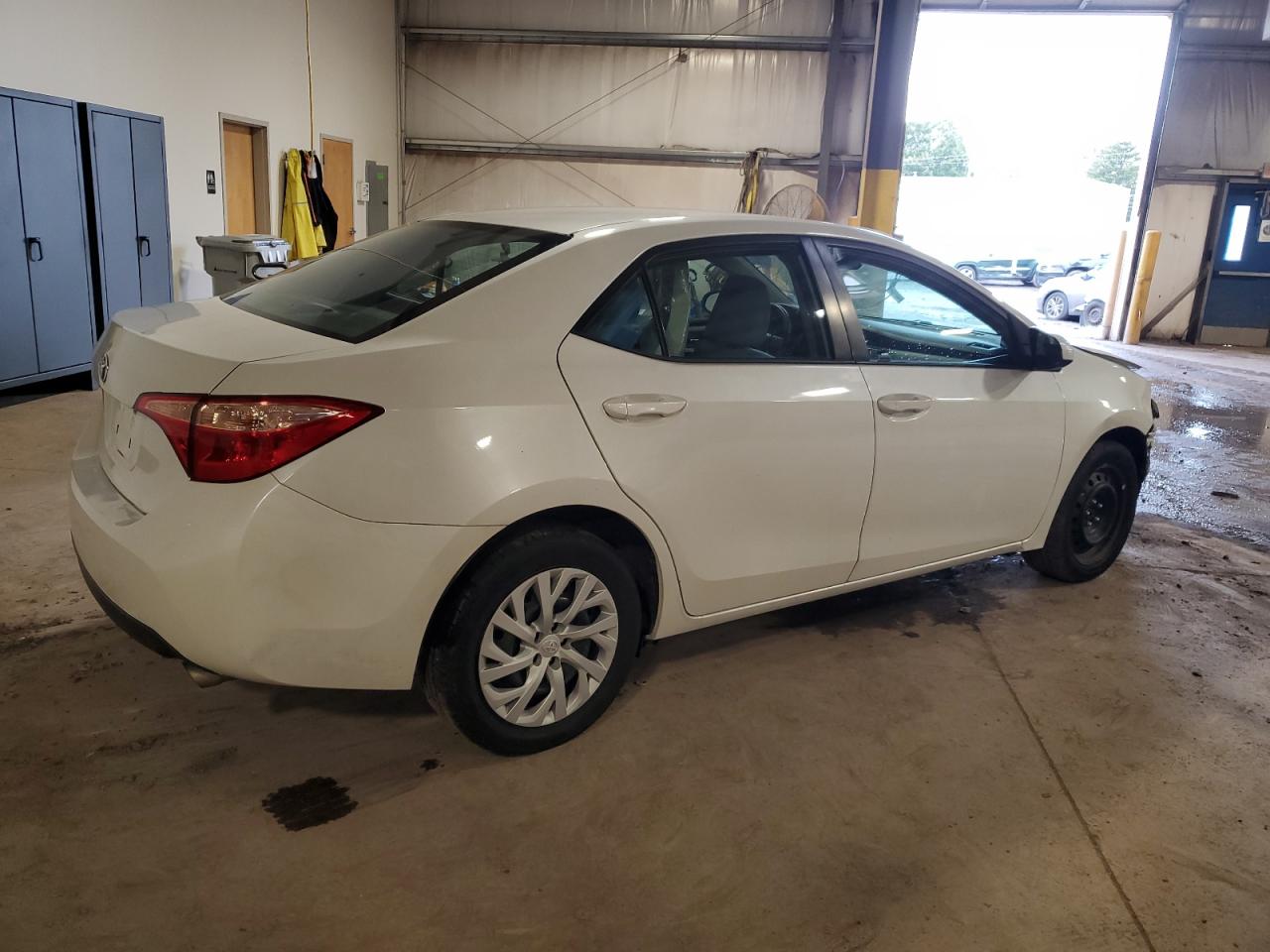 2017 Toyota Corolla L VIN: 5YFBURHE4HP668158 Lot: 86309845