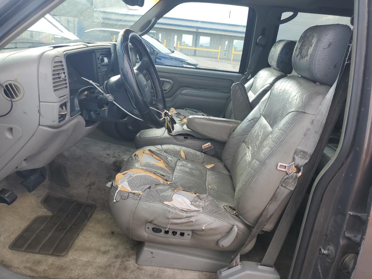 1998 GMC Suburban K1500 VIN: 3GKFK16R2WG513677 Lot: 86166585