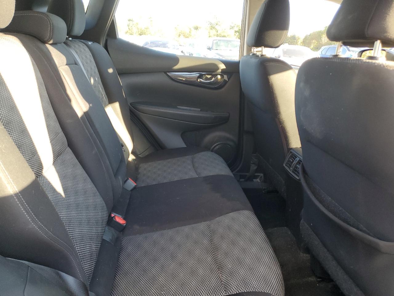 2017 Nissan Rogue Sport S VIN: JN1BJ1CR2HW111991 Lot: 85780825