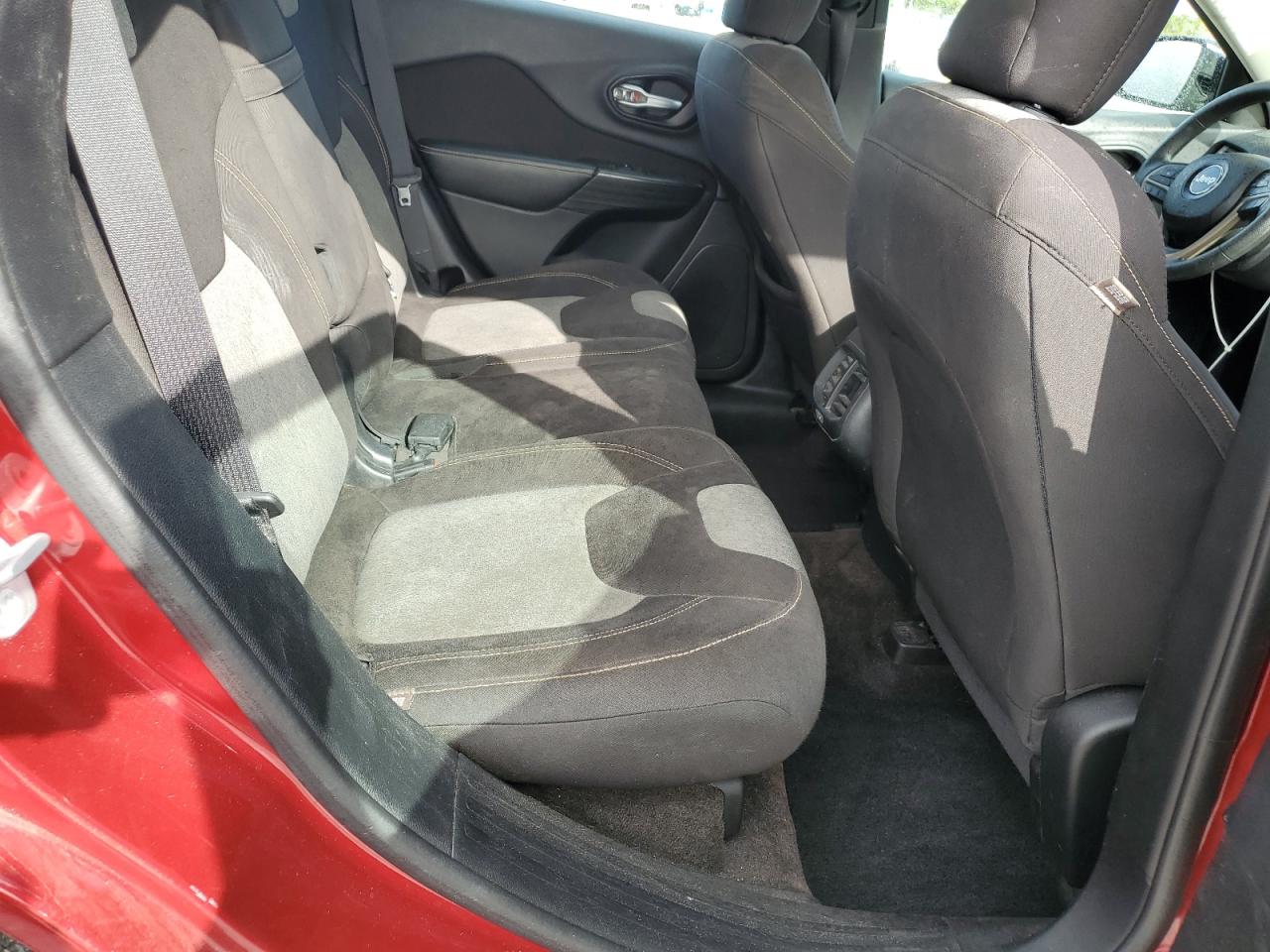 2016 Jeep Cherokee Sport VIN: 1C4PJLABXGW158690 Lot: 82298885