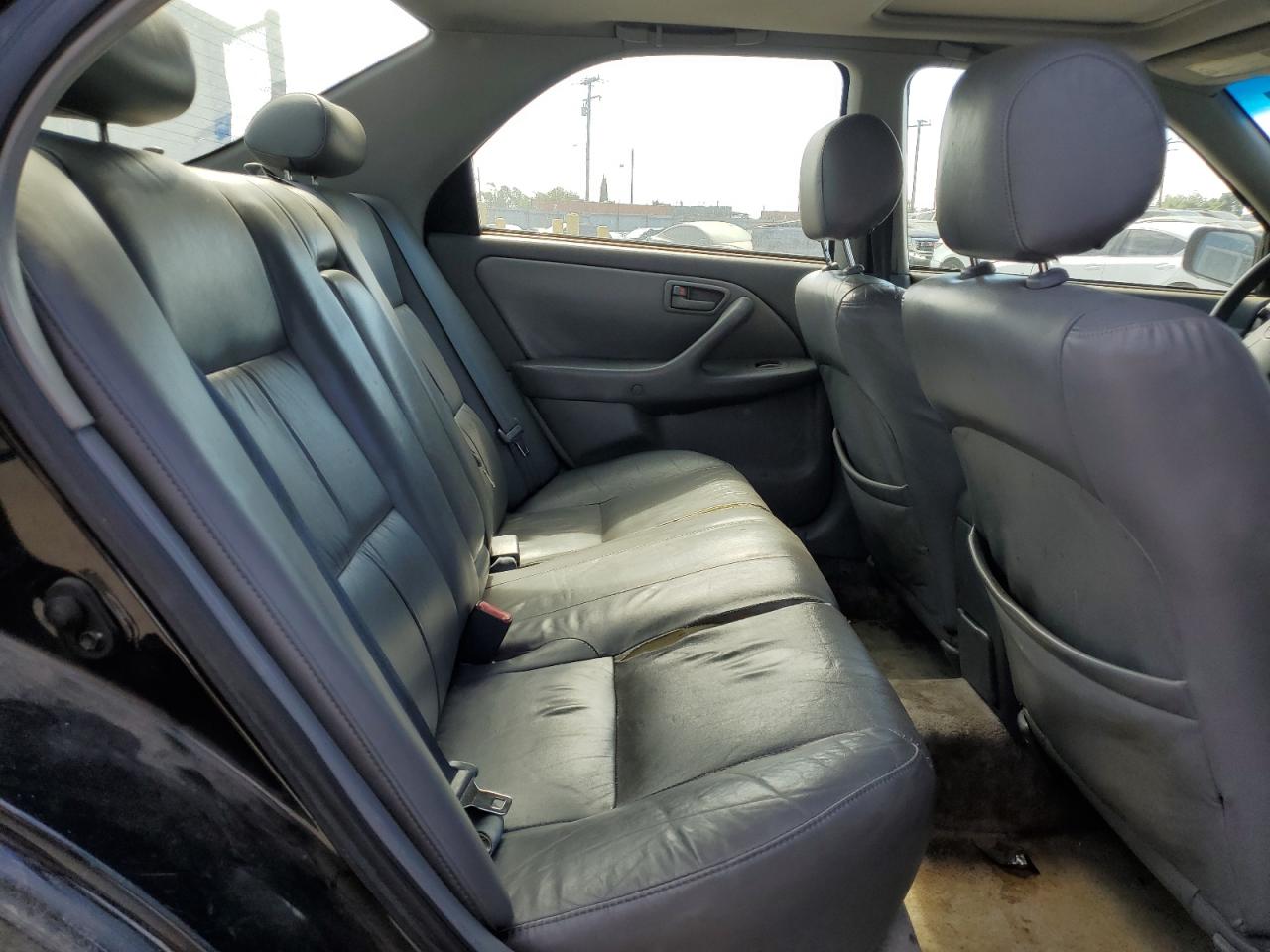 2000 Toyota Camry Le VIN: JT2BG28K5Y0402428 Lot: 84800975