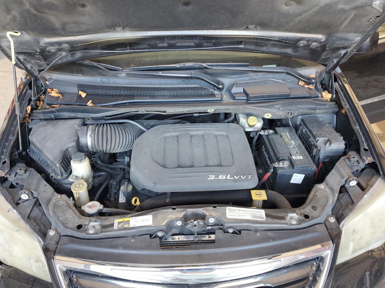 2015 Chrysler Town & Country S VIN: 2C4RC1HG0FR526164 Lot: 82346845