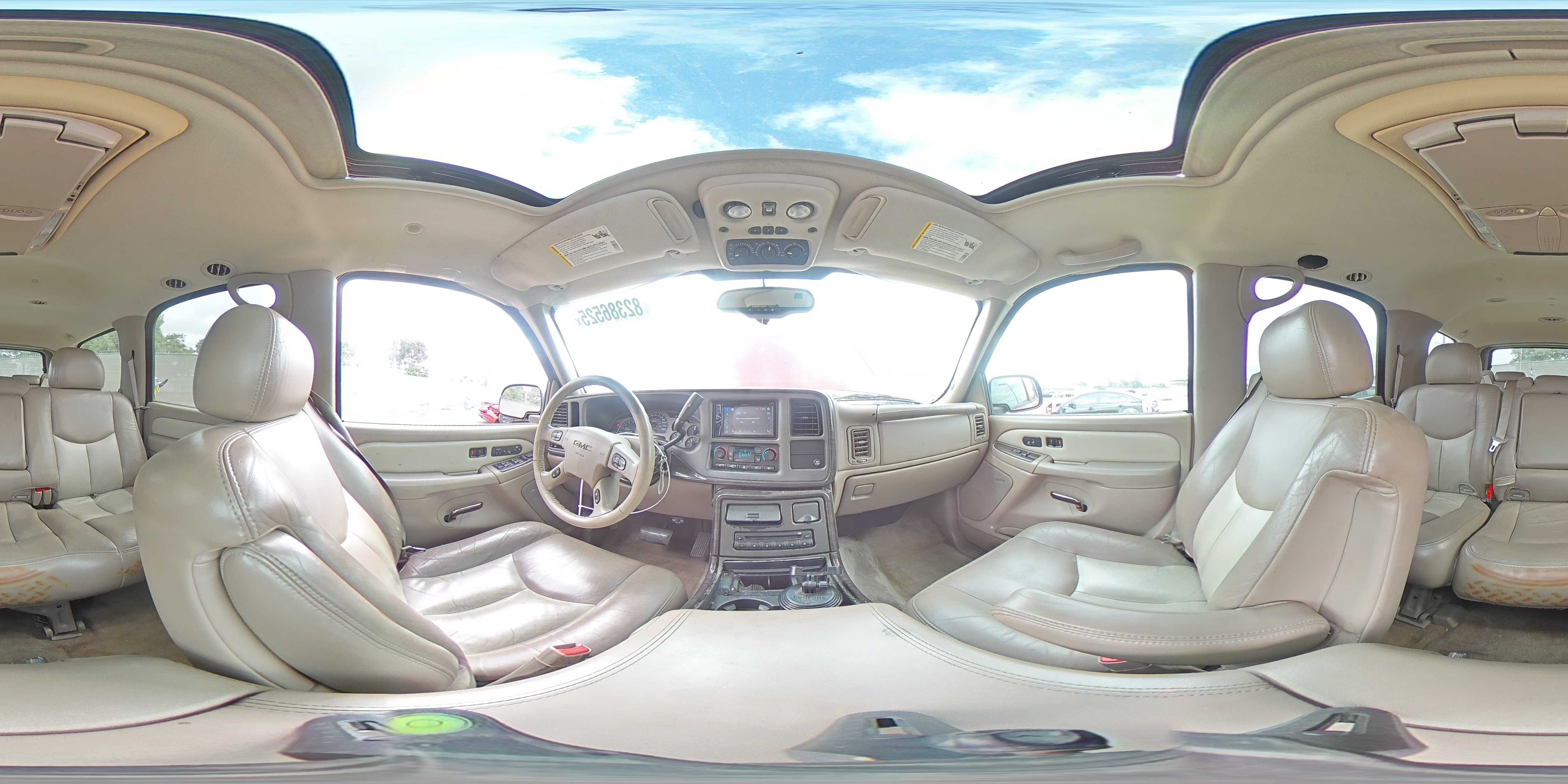 2005 GMC Yukon Denali VIN: 1GKEK63U25J138808 Lot: 82386525