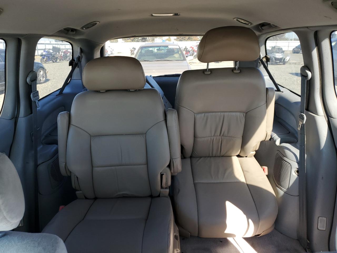 2000 Toyota Sienna Le VIN: 4T3ZF13C0YU248211 Lot: 85424175