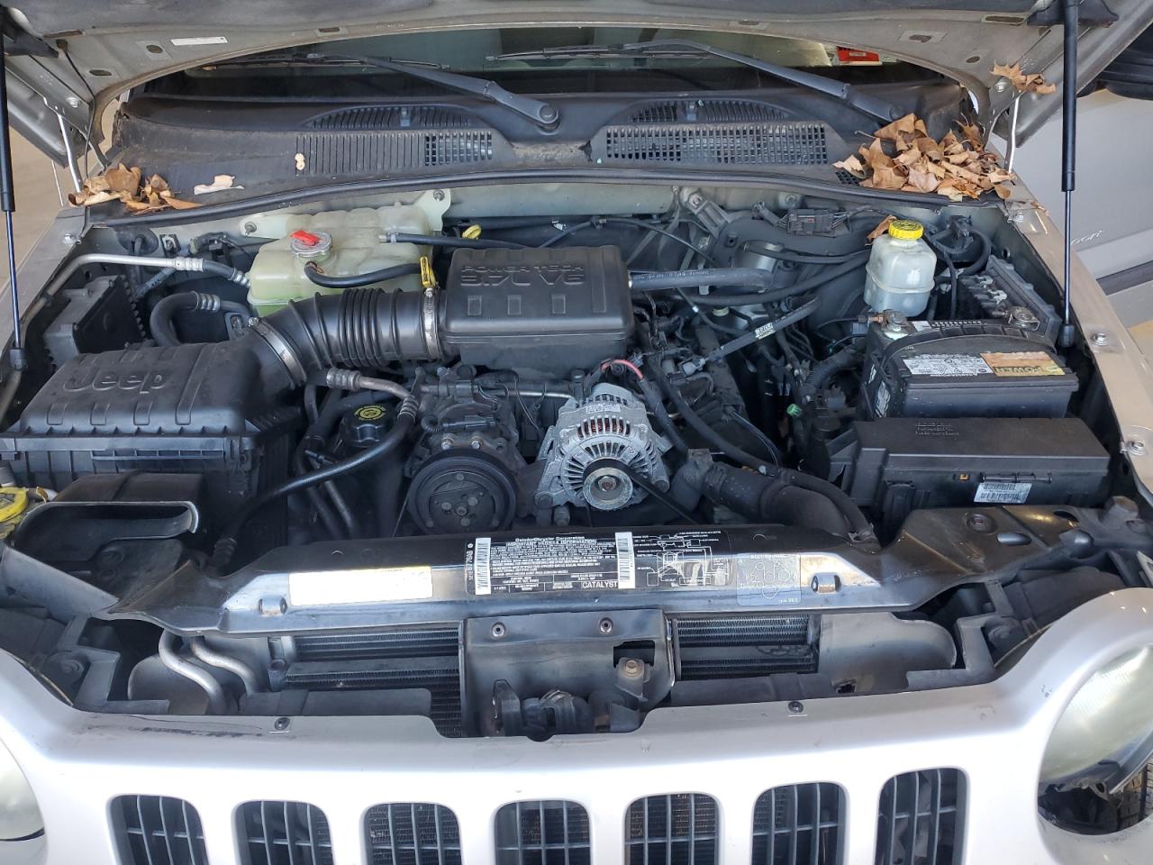 2003 Jeep Liberty Sport VIN: 1J4GL48K33W563901 Lot: 84871155