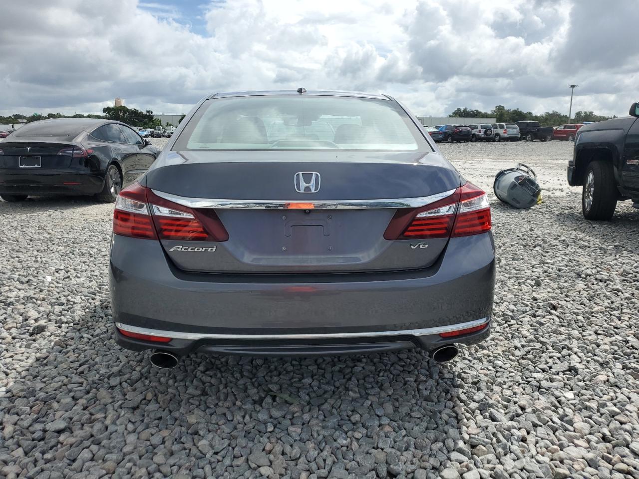 2016 Honda Accord Exl VIN: 1HGCR3F00GA017088 Lot: 85733995