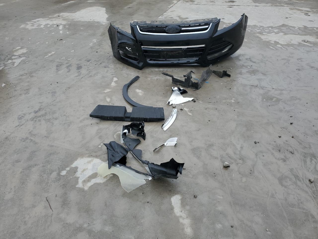 2014 Ford Escape Titanium VIN: 1FMCU9J90EUD18781 Lot: 89718195