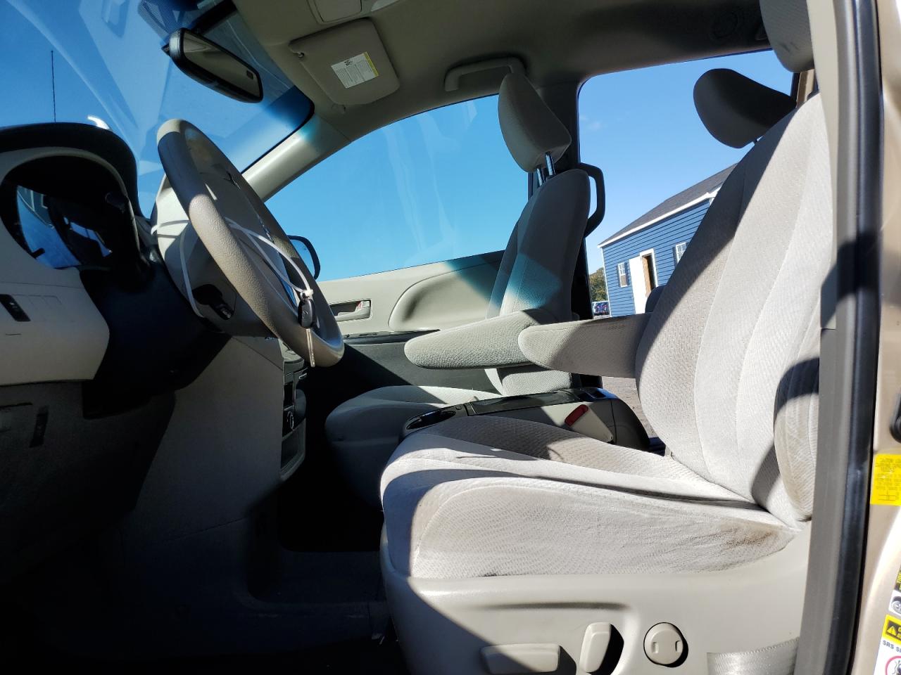 2013 Toyota Sienna Le VIN: 5TDKK3DC4DS341588 Lot: 85816685