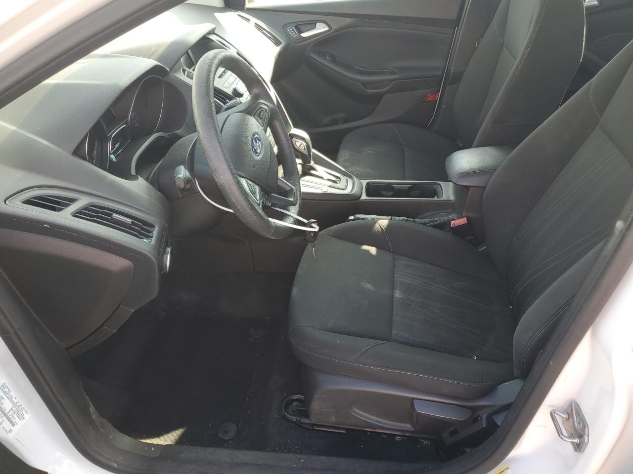 2016 Ford Focus Se VIN: 1FADP3K29GL281162 Lot: 82221565