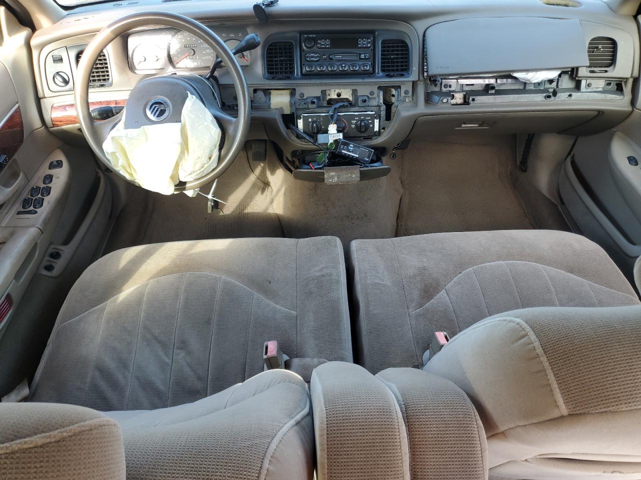 2001 Mercury Grand Marquis Gs VIN: 2MEFM74W81X601390 Lot: 82265355