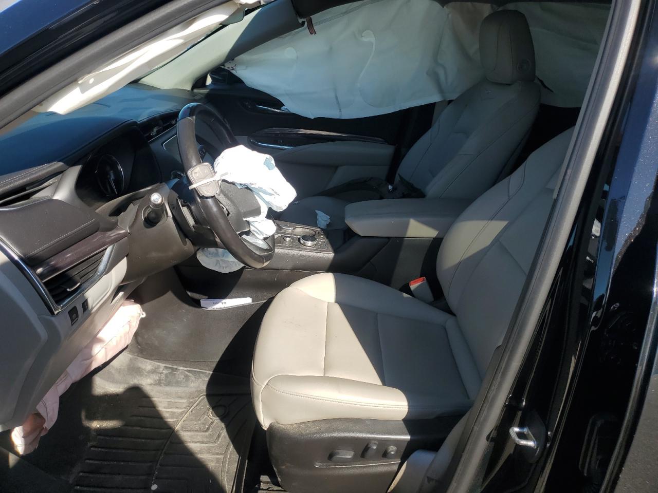 2019 Cadillac Xt4 Luxury VIN: 1GYAZAR44KF111943 Lot: 86106615