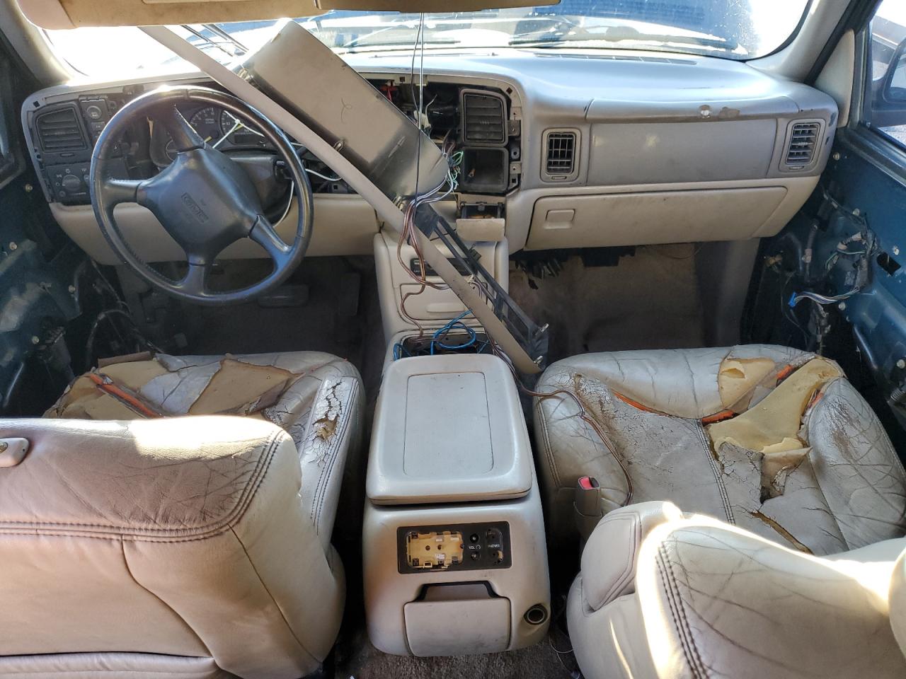 2000 GMC Yukon VIN: 1GKEK13T5YJ105705 Lot: 86667965