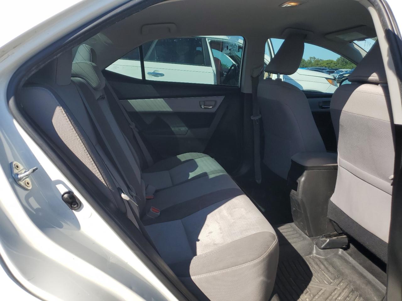 2018 Toyota Corolla L VIN: 5YFBURHE4JP765480 Lot: 86335585