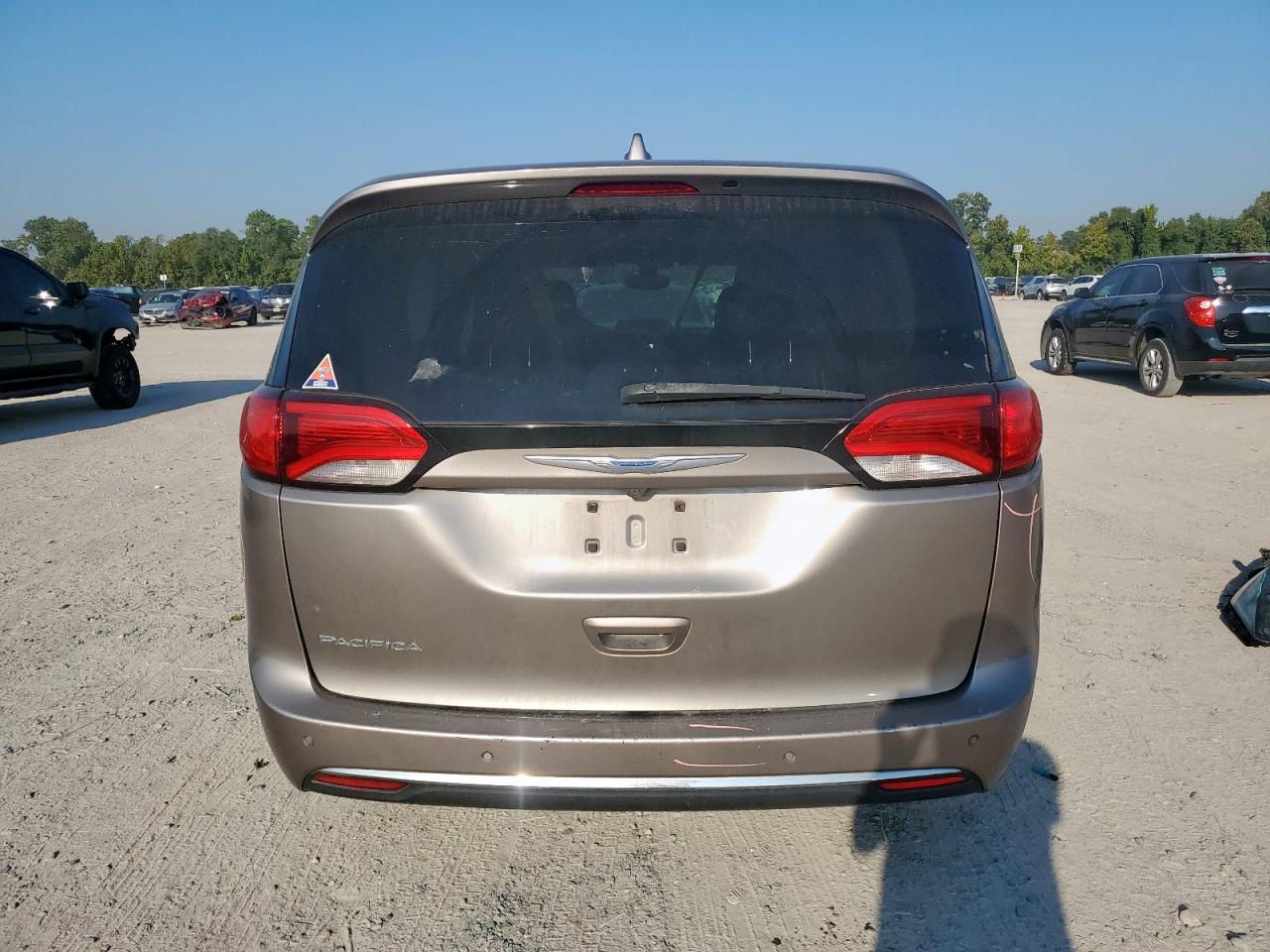 2018 Chrysler Pacifica Touring Plus VIN: 2C4RC1FG0JR157219 Lot: 84236895