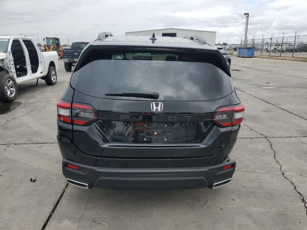 2025 Honda Pilot Sport VIN: 5FNYG2H3XSB023380 Lot: 82209395