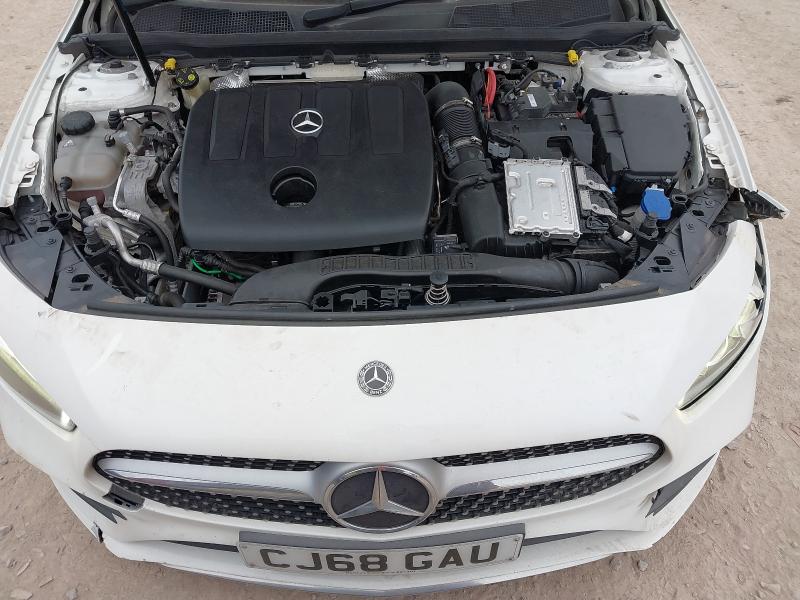 2019 MERCEDES-BENZ A 180 AMG LINE D AUTO 