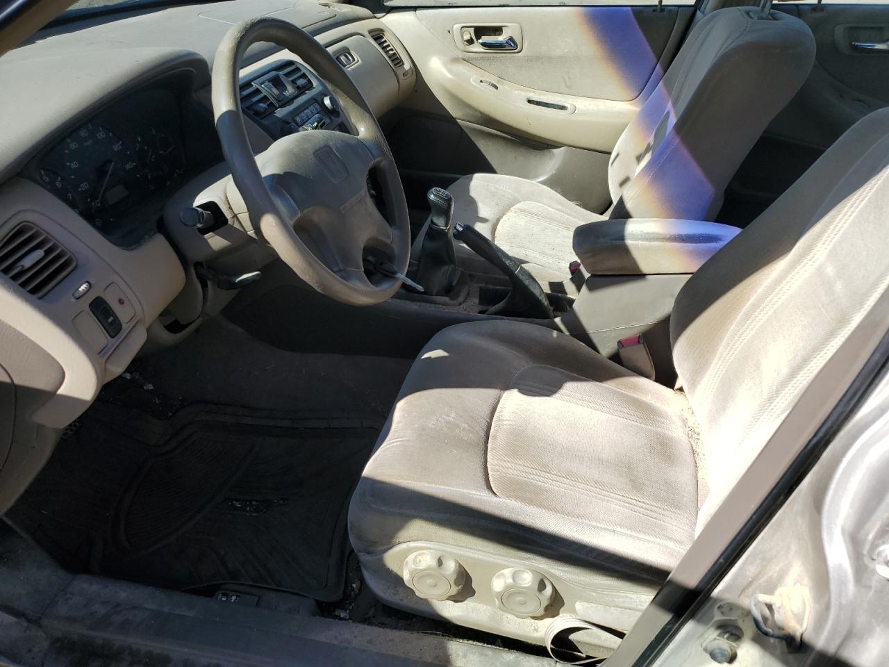 1999 Honda Accord Lx VIN: 1HGCG5546XA072585 Lot: 85824705