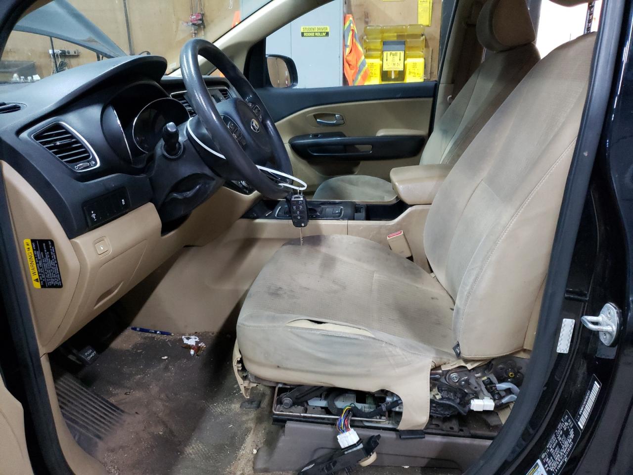 2018 Kia Sedona Lx VIN: KNDMB5C18J6382855 Lot: 82656135