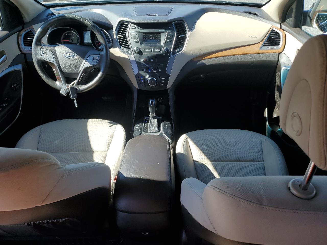 2016 Hyundai Santa Fe Se VIN: KM8SMDHF9GU152130 Lot: 82317695