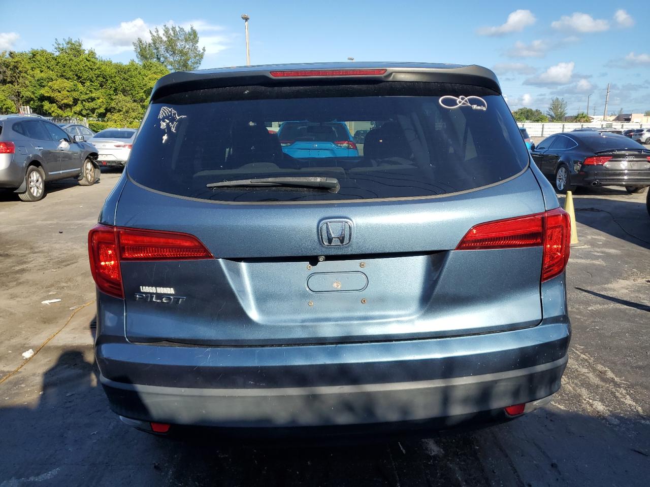 2018 Honda Pilot Lx VIN: 5FNYF5H18JB010029 Lot: 82527935