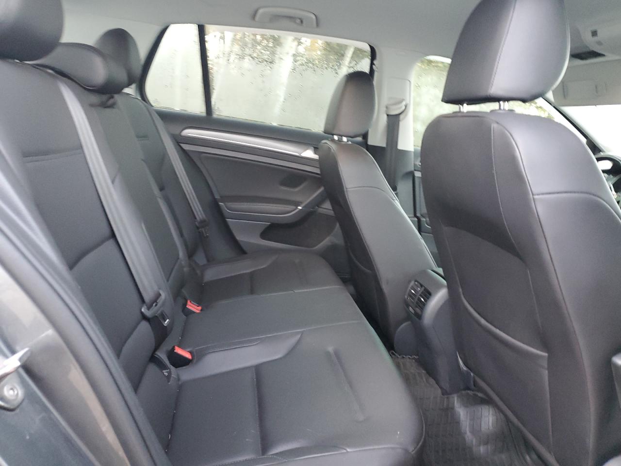 2018 Volkswagen E-Golf Sel Premium VIN: WVWPR7AU5JW913558 Lot: 90082345