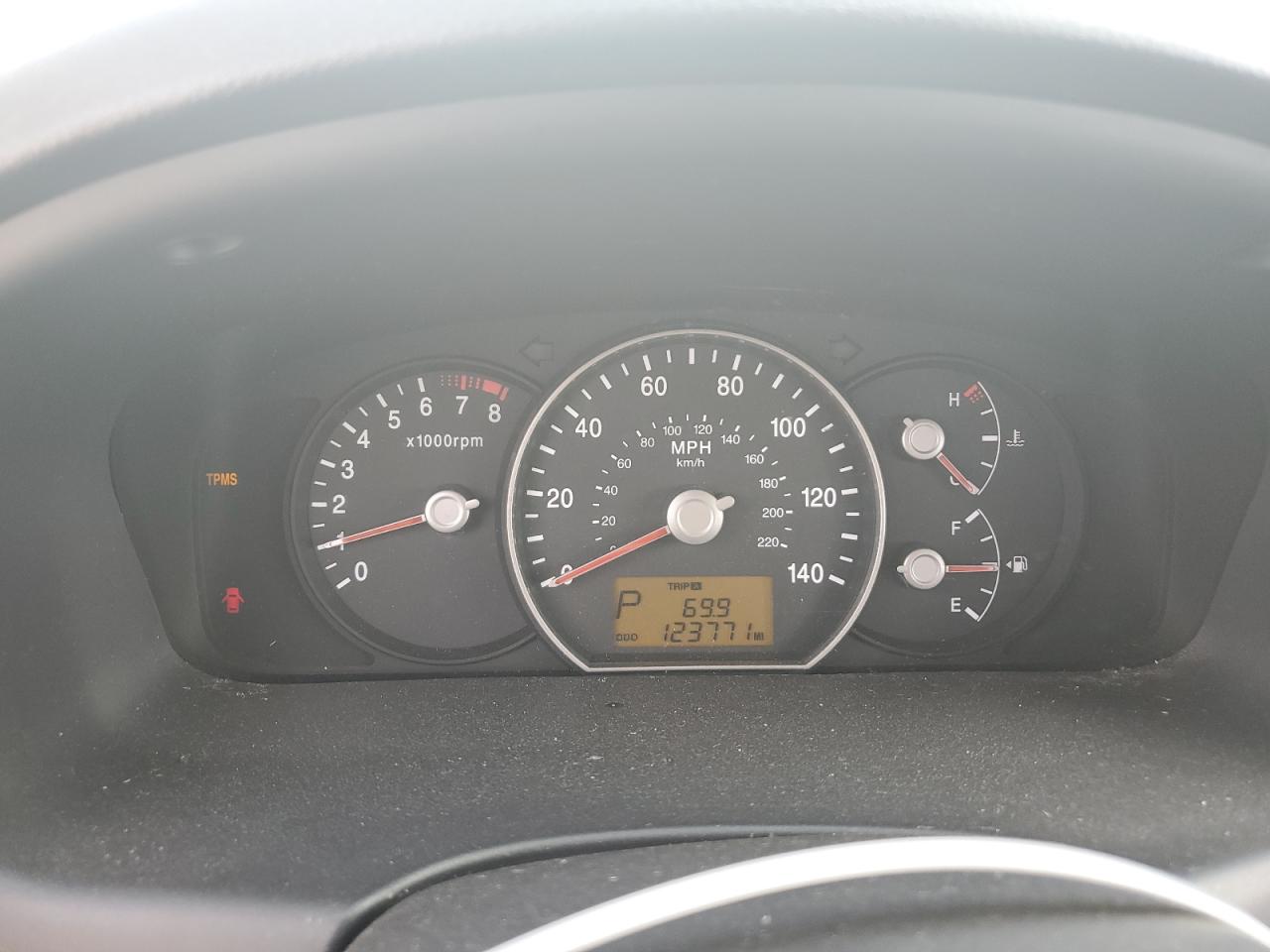 2008 Kia Rondo Lx VIN: KNAFG526287146601 Lot: 82324215