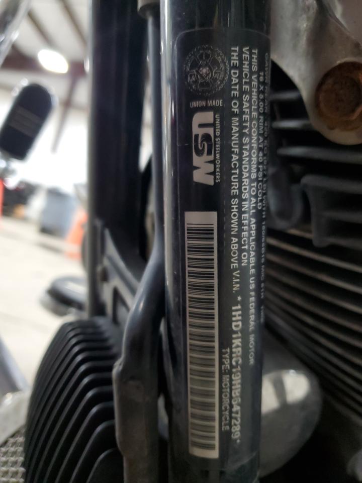 2017 Harley-Davidson Flhxs Street Glide Special VIN: 1HD1KRC19HB647289 Lot: 82477915