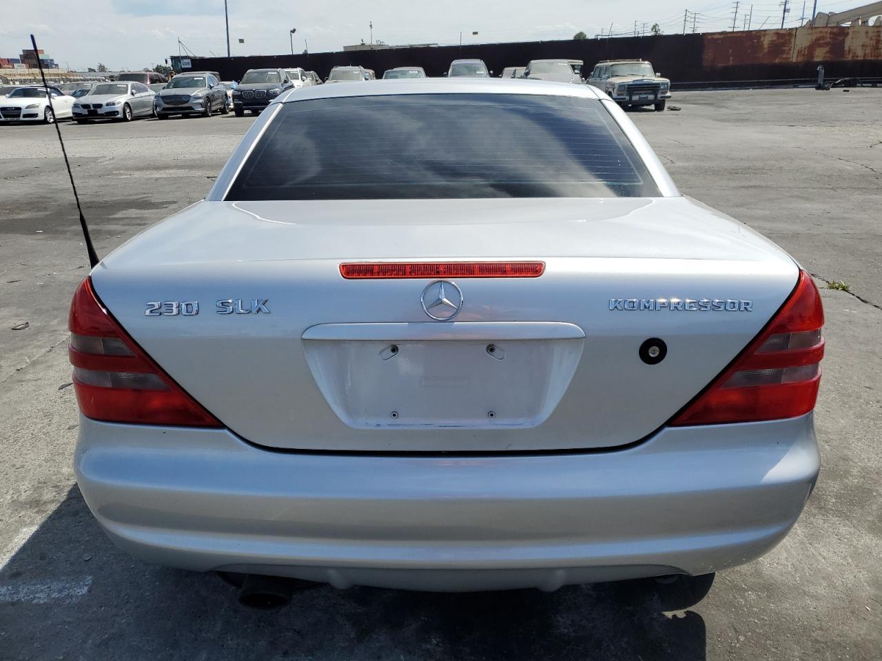 1999 Mercedes-Benz Slk 230 Kompressor VIN: WDBKK47F8XF085647 Lot: 85005505