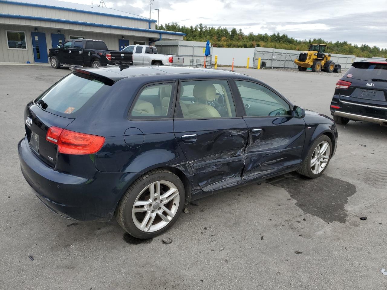 Фото: WAUKJAFMXBA093514